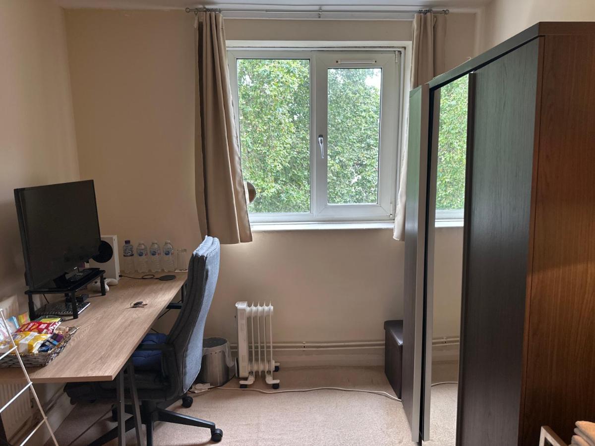 Cozy Room In Shared Home Near Canary Wharf 伦敦 外观 照片